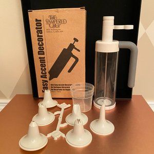 The Pampered Chef One Easy Accent Decorator #1775.